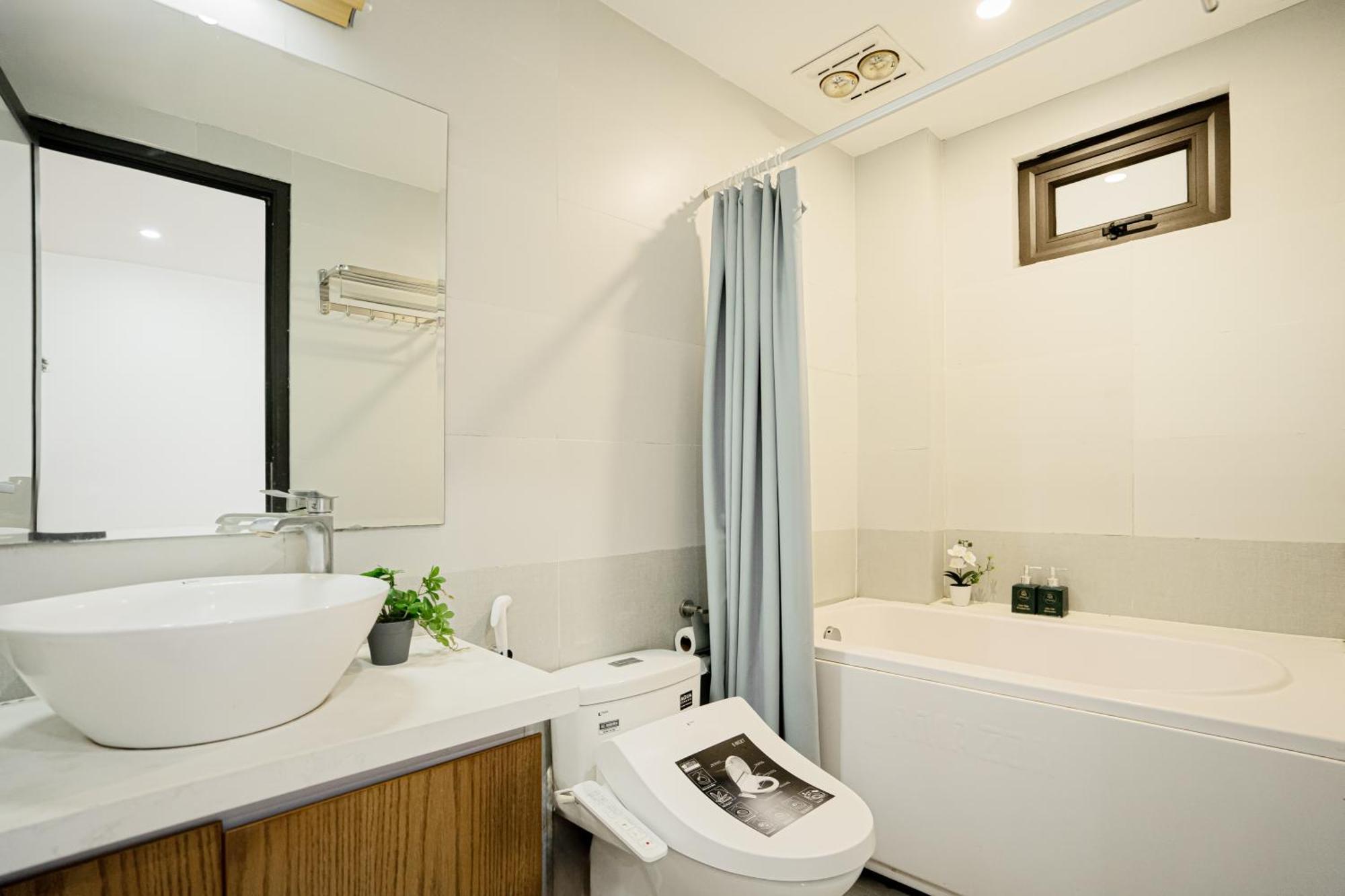 22Housing Hotel & Residence 60 Linh Lang Ханой Екстер'єр фото
